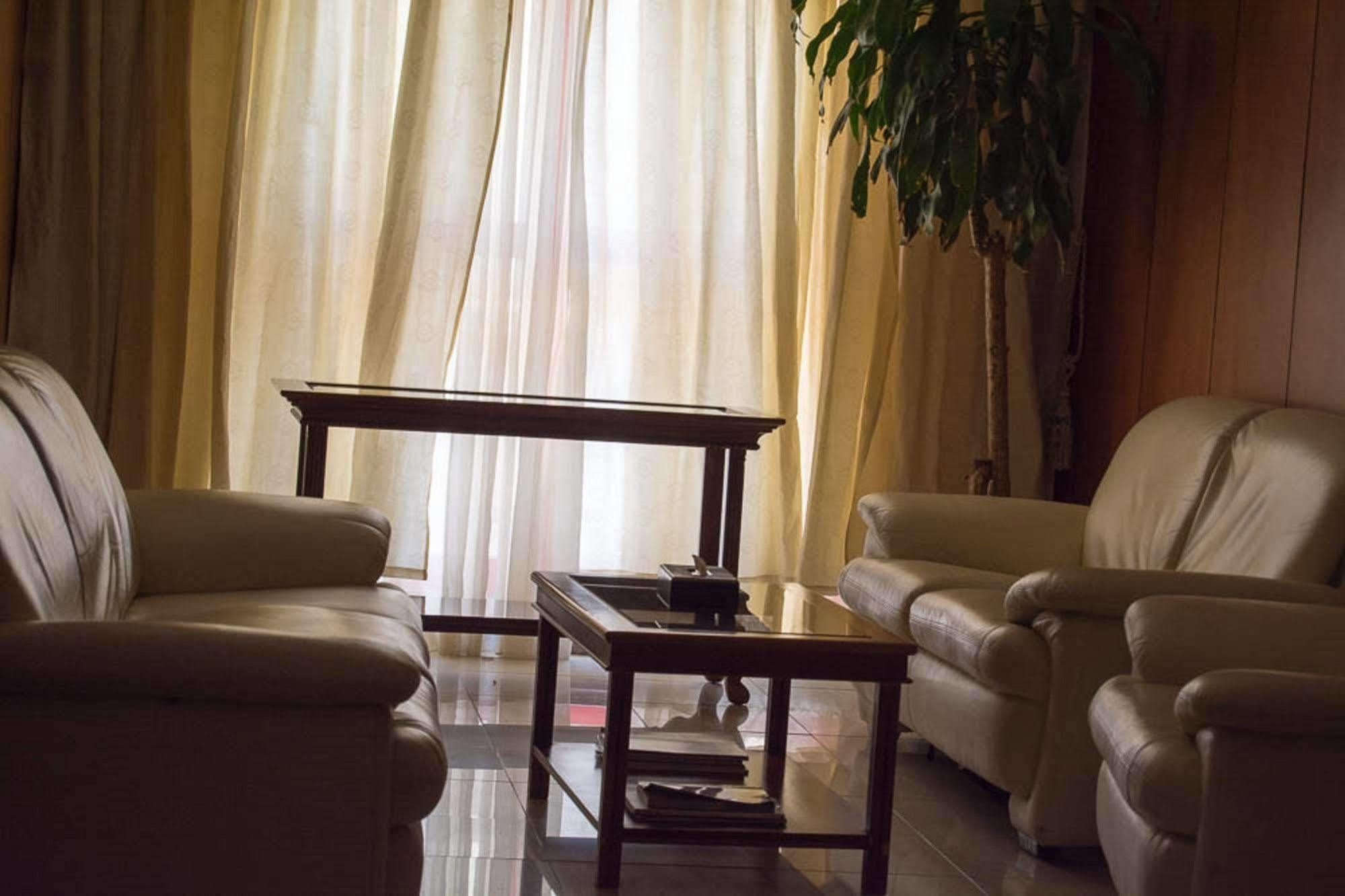 Happy Days Hotel Manama Exterior photo